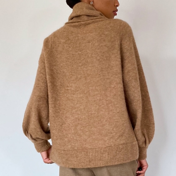 NWOT Aritzia Babaton Adichie Sweater - Picture 10 of 14